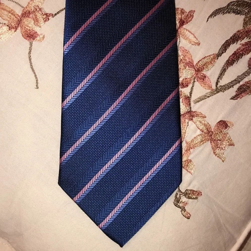 Peter Valentine Blue Pink Diagonal Stripe Polyester Tie